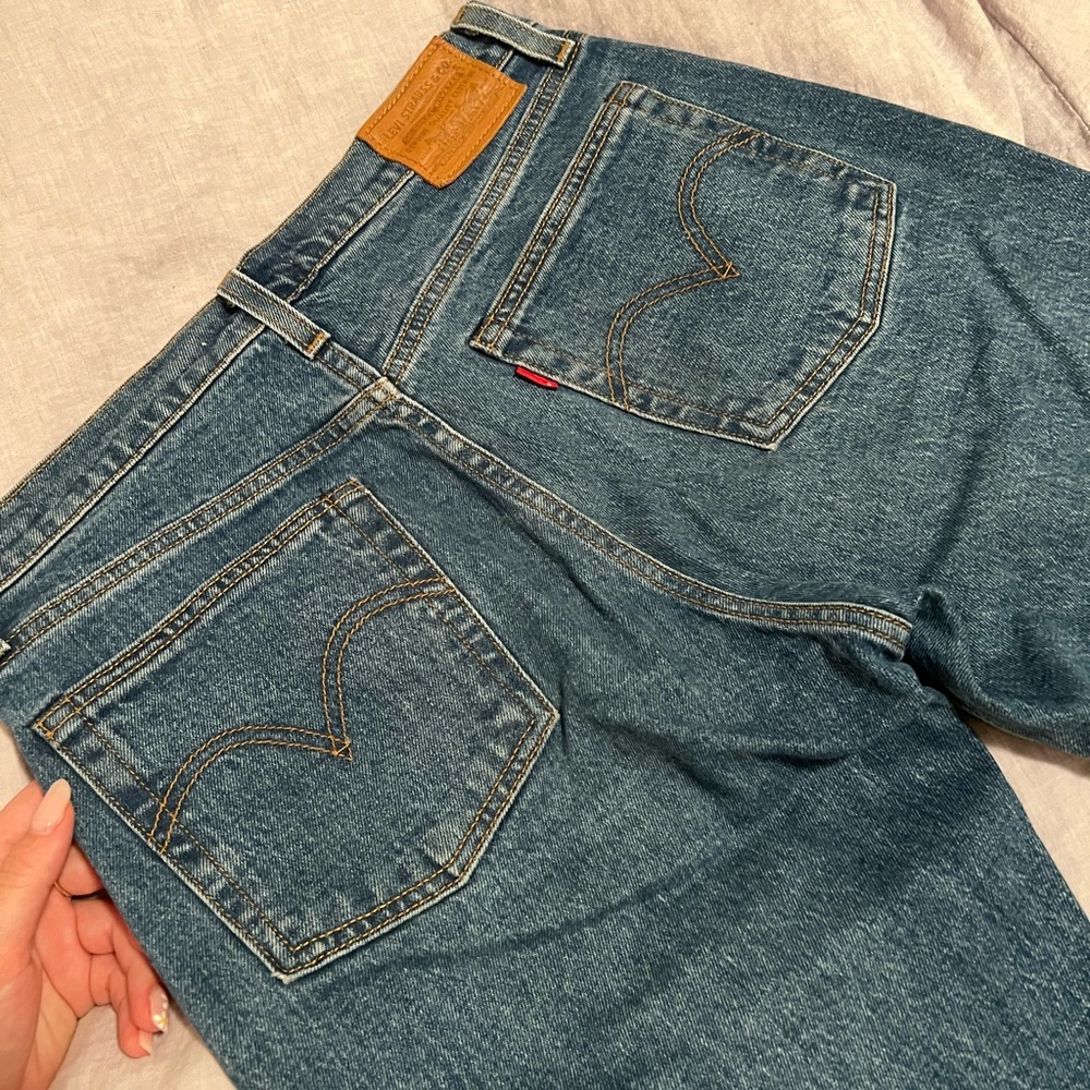 Levi’s Wedgie Straight Leg Frayed Hem